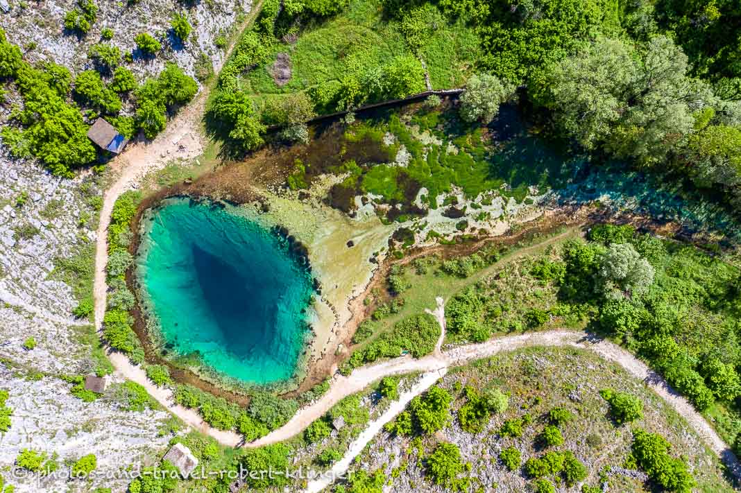 Blue eye, die Quelle Glavaš vom Fluss Cetina