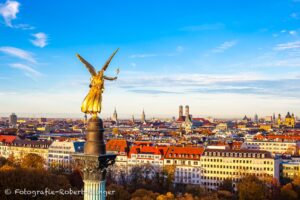 Luftaufnahme vom Friedensengel in München
